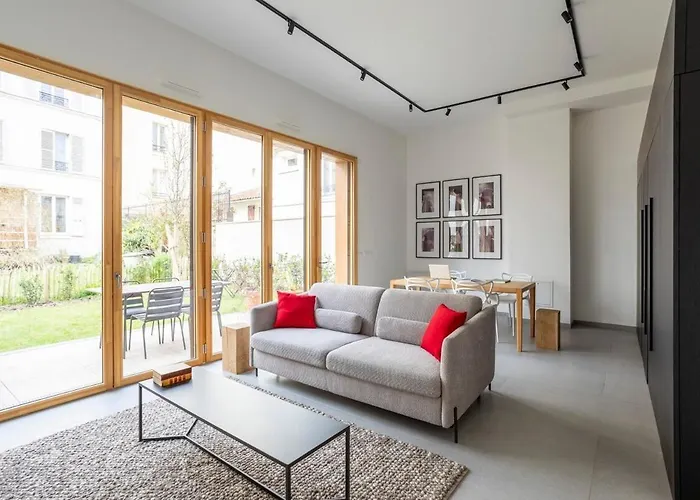 Modern Loft In Paris Montreuil